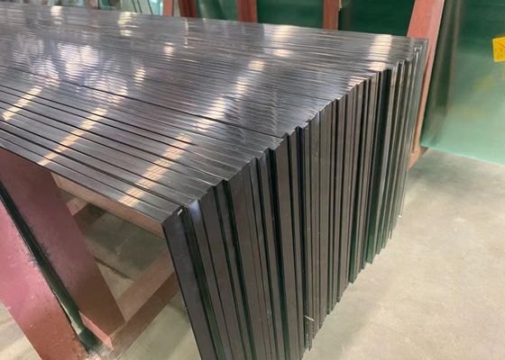 8mmの厚さの和らげられたガラスは高いFramelessプールの塀のパネルにパネルをはめる